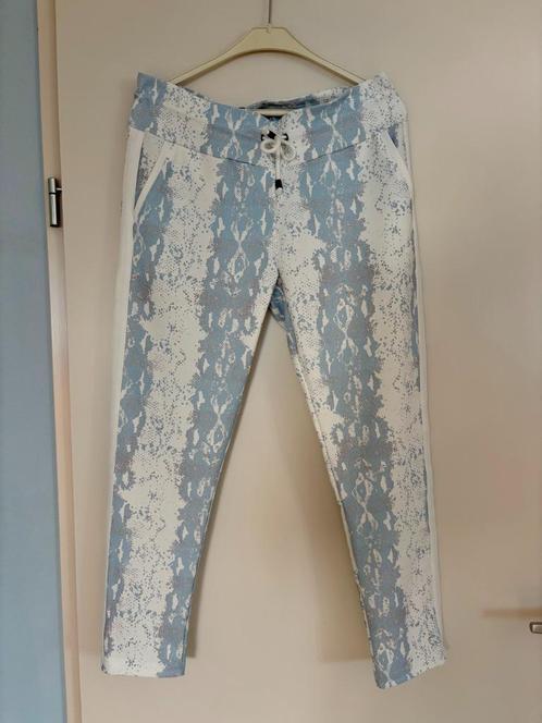 Nieuwe damesbroek van het merk ZIZO maat 42 in wit en blauw, Kleding | Dames, Broeken en Pantalons, Nieuw, Maat 42/44 (L), Lang