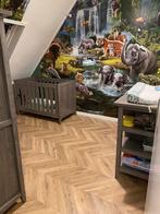 Giet en pvc vloeren/schilder/behanger/egaline/laminaat, Behangen