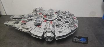 Replica UCS Millenium Falcon met handleiding beschikbaar voor biedingen