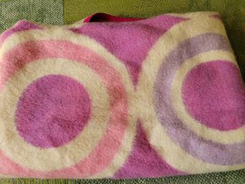 Vintage / Retro TETEM Wollen DEKEN / Sprei / Plaid Roze beschikbaar voor biedingen