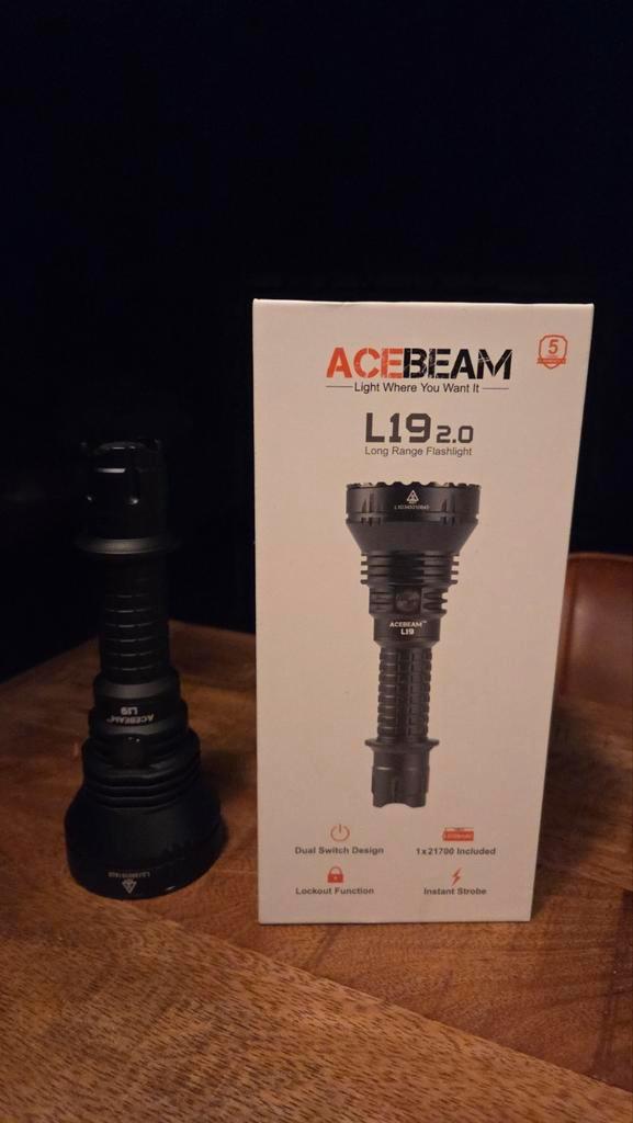 Acebeam: L19 v 2.0 (tactische zaklamp), Caravans en Kamperen, Zaklampen, Zo goed als nieuw, Accu, Verzenden