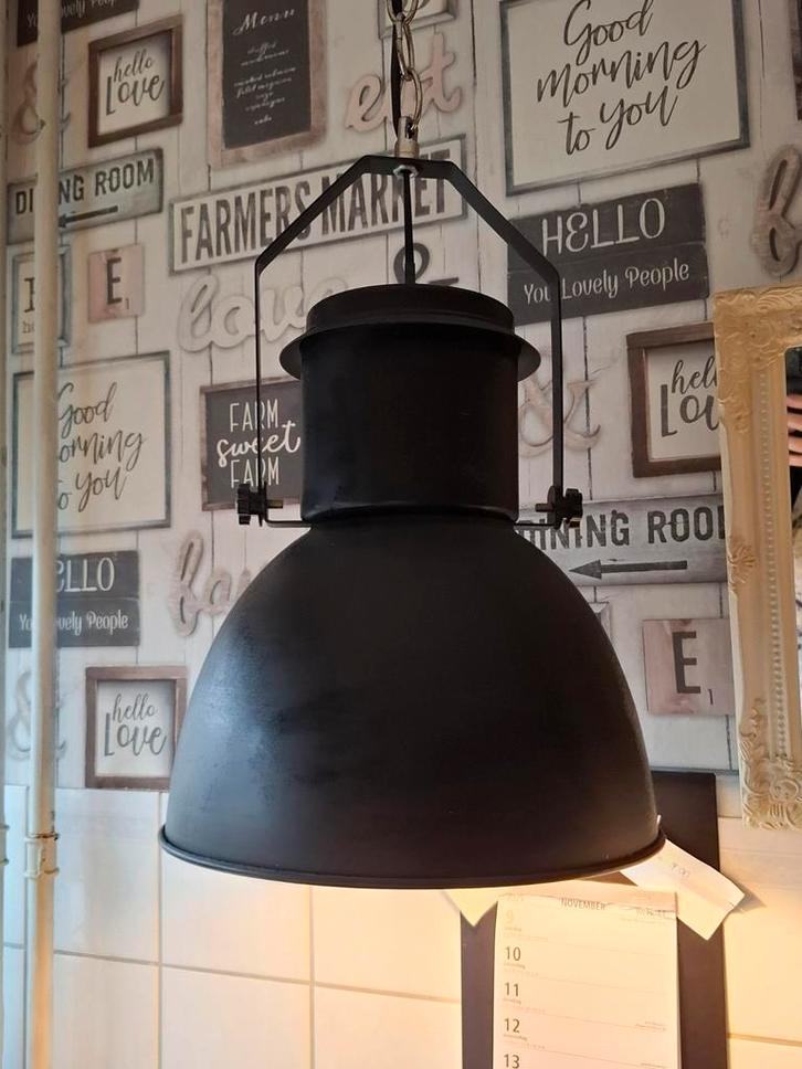 2 Identieke Industriële Hanglampen, Huis en Inrichting, Lampen | Hanglampen, Gebruikt, Minder dan 50 cm, Metaal, Ophalen