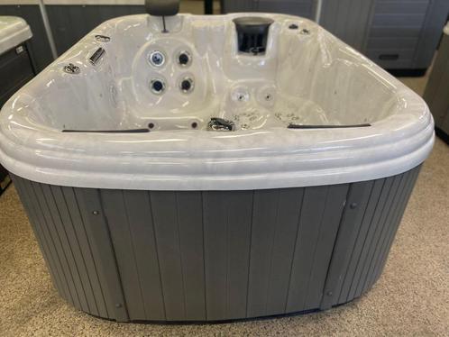 Nieuw- Jaccuzi Balboa Grizzly spa Kenai voor 3 personen., Diensten en Vakmensen, Welzijn | Overige