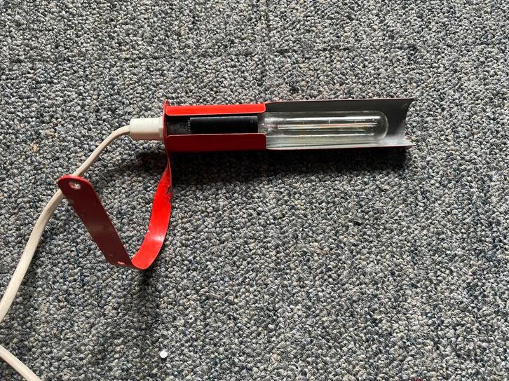 Vintage schilderijlampje rood metaal, Antiek en Kunst, Antiek | Lampen, Ophalen of Verzenden