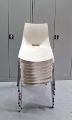 9 witte stoelen van het merk Shell, Ophalen, Kunststof, Wit, Zo goed als nieuw