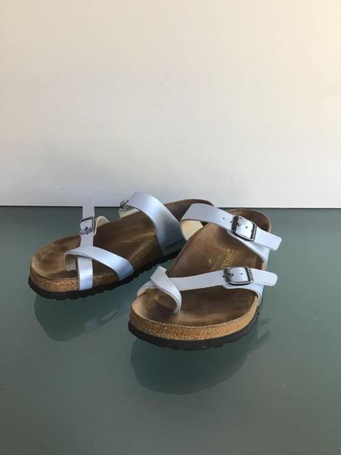 Gratis Verzenden | Birkenstock Mayari zilveren slippers 37, Kleding | Dames, Schoenen, Zo goed als nieuw, Slippers, Overige kleuren