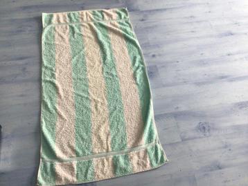 2 Pastel Handdoeken (70x130) beschikbaar voor biedingen