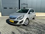 Opel Corsa 1.4 16V 5D 2014 Grijs + Stuur/Stoel Verw., Auto's, 47 €/maand, Origineel Nederlands, Te koop, Zilver of Grijs