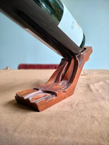 Wijnfles standaard  beschikbaar voor biedingen