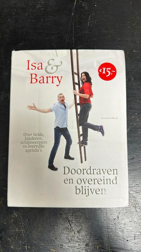 Isa Hoes - Doordraven en overeind blijven A3, Boeken, Essays, Columns en Interviews, Zo goed als nieuw, Verzenden