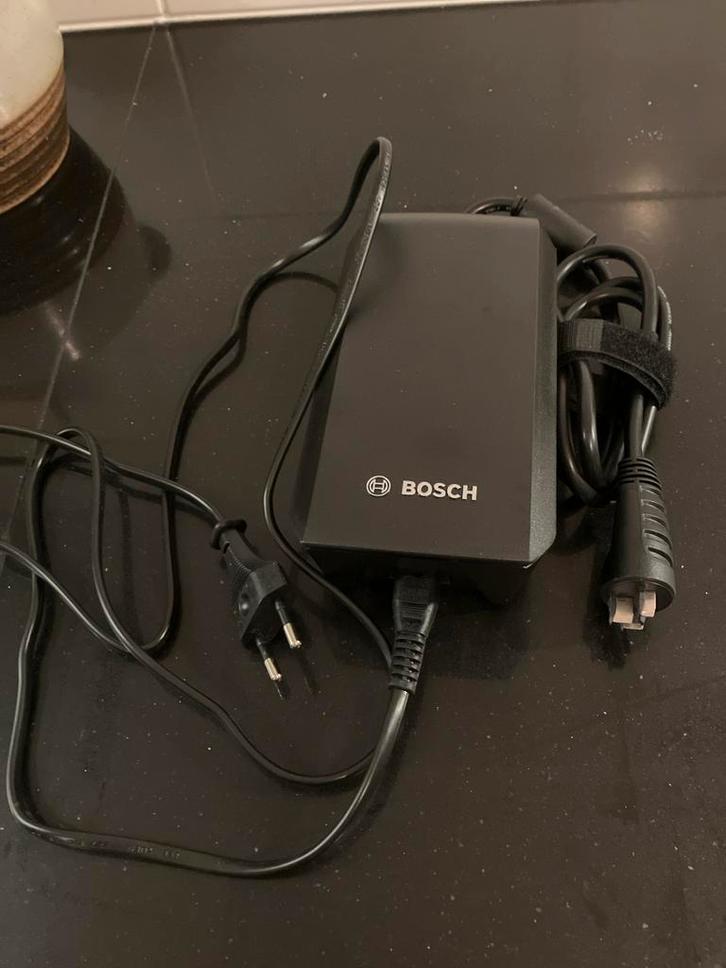 Bosch E-bike Oplader - Perfecte staat!, Fietsen en Brommers, Fietsaccessoires | Fietsaccu's, Zo goed als nieuw, Ophalen of Verzenden