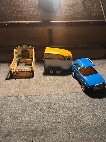Playmobil auto, trailer, stallen en paarden beschikbaar voor biedingen