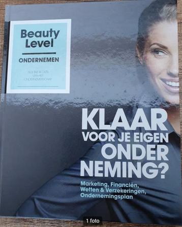 Studieboek opleiding schoonheidsspecialiste MBO-4 beschikbaar voor biedingen