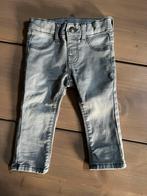 Lichtgrijze jeans 68 babykleding jongenskleding broeken, Kinderen en Baby's, Babykleding | Maat 68, Broekje, Verzenden, Zo goed als nieuw