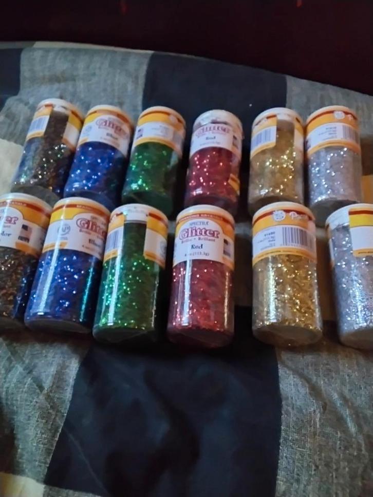 glitters in potten, 6 kleuren totaal 12 potten, Hobby en Vrije tijd, Knutselen, Materiaal, Ophalen of Verzenden