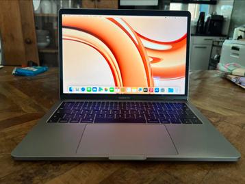 Macbook Pro 13inch | 8GB | 256GB beschikbaar voor biedingen
