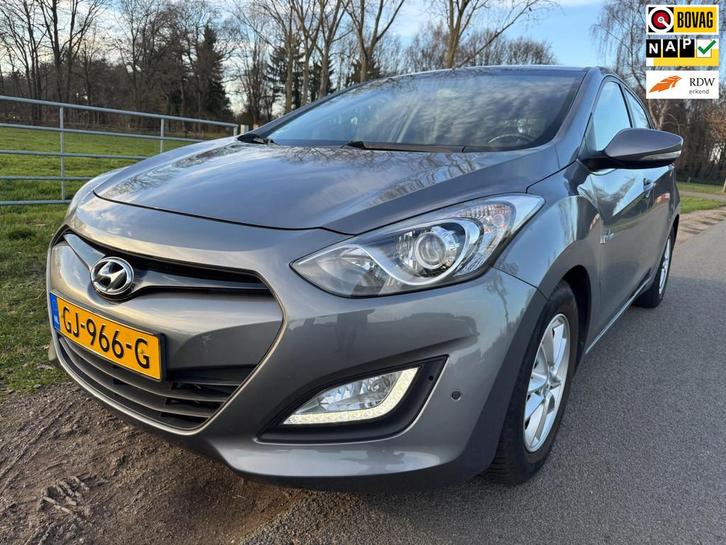 Hyundai I30 1.6 GDI i-Motion Plus keurig netjes en luxe, Auto's, Hyundai, Bedrijf, Te koop, i30, Achteruitrijcamera, Airbags, Airconditioning