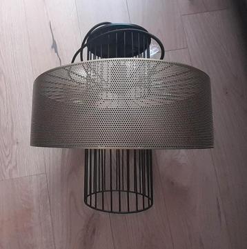 Hanglamp 40x40  beschikbaar voor biedingen