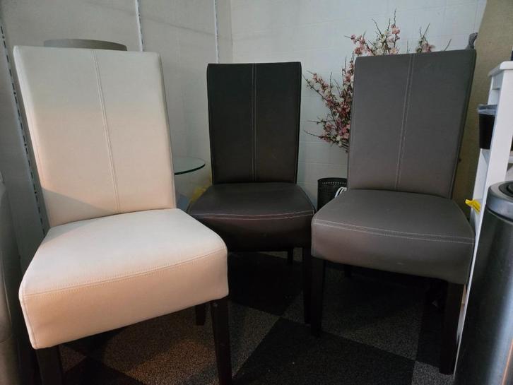 Set van 3 leren stoelen voor aan de keukentafel – comfortabe, Huis en Inrichting, Stoelen, Gebruikt, Drie, Leer, Overige kleuren