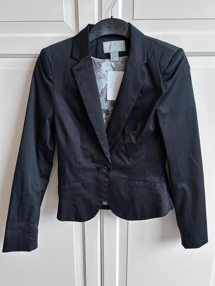 Zwart jasje/colbert/blazer van H&M. Maat 34. Nieuw!, Kleding | Dames, Jasjes, Kostuums en Pakken, Nieuw, Jasje, Maat 34 (XS) of kleiner