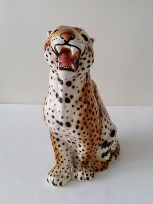 Italiaans porseleinen beeld van een tijger izgst 50x22x36 cm, Antiek en Kunst, Antiek | Porselein, Ophalen of Verzenden