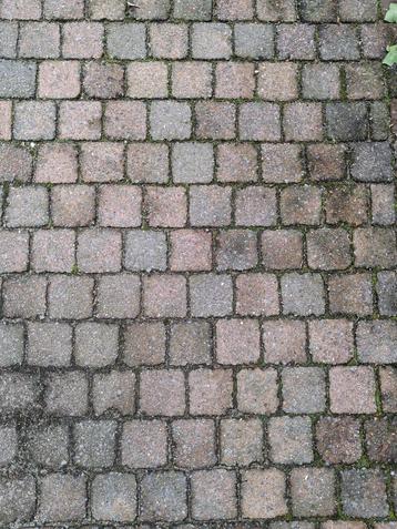 stenen  beschikbaar voor biedingen