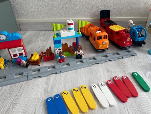 Duplo treinensets incl brug en losse spoordelen, Kinderen en Baby's, Speelgoed | Duplo en Lego, Zo goed als nieuw, Duplo, Complete set