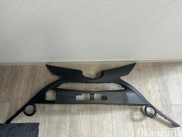 Toyota Aygo Grille 52112-0H010 beschikbaar voor biedingen