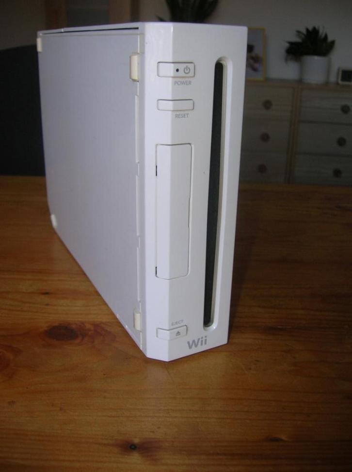 Wii met diverse toebehoren, Spelcomputers en Games, Spelcomputers | Nintendo Wii, Gebruikt, Zonder controller, Met games, Ophalen