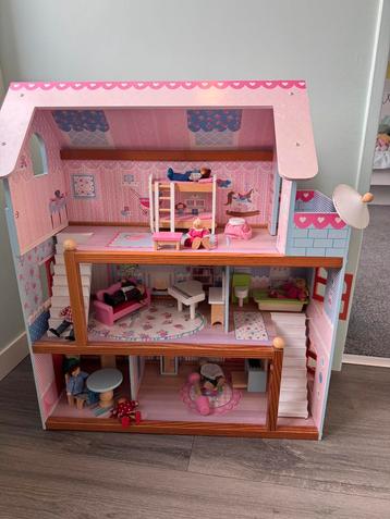 Poppenhuis met accessoires tijdloos. beschikbaar voor biedingen