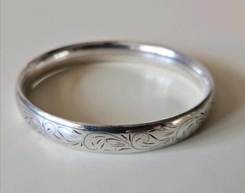 Zilveren armband bangle ovaal 10 mm breed  beschikbaar voor biedingen