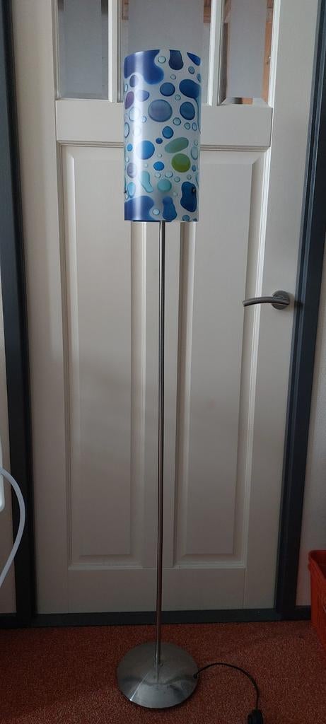 Stijlvolle staande lamp met blauw patroon, Ophalen, Gebruikt, Modern, Metaal
