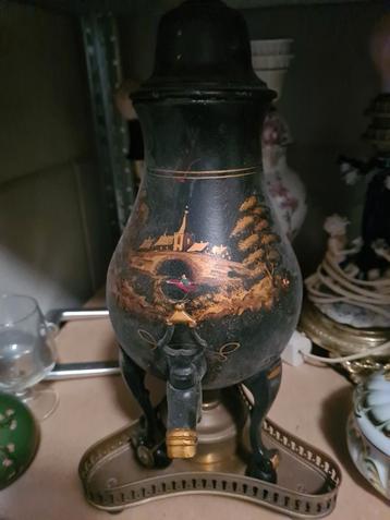 Antieke Samowar / Theepot met Stand beschikbaar voor biedingen
