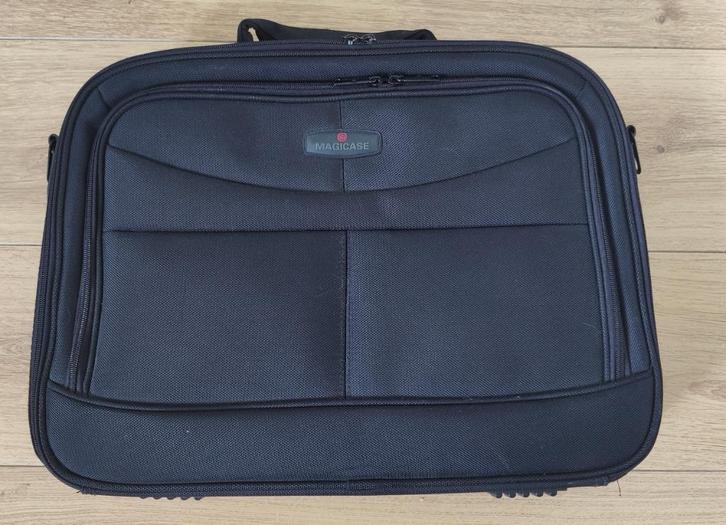 Magicase laptoptas, Computers en Software, Laptoptassen, Zo goed als nieuw, Schoudertas, 17 inch of meer, Ophalen
