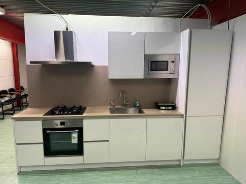 Rechte keuken greeploos hoogglans wit, 330cm incl. 7 app., Huis en Inrichting, Keuken | Complete keukens, Zo goed als nieuw, Enkelwandige keuken