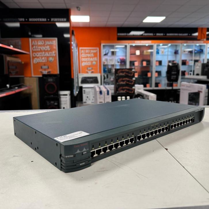 Cisco Systems Catalyst 2900 Series XL Switch, Computers en Software, Netwerk switches, Zo goed als nieuw