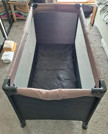 Qute campingbedje met extra matras. beschikbaar voor biedingen