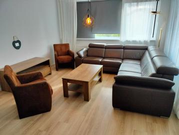 2suede fauteuils bruin beschikbaar voor biedingen