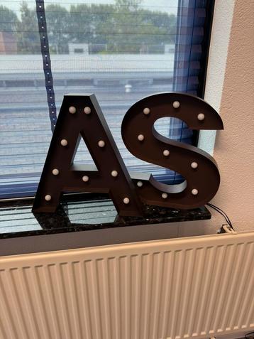 Letters A   S beschikbaar voor biedingen