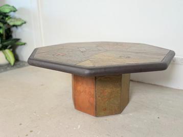 Fedam achthoekige salontafel, brutalistische stijl beschikbaar voor biedingen