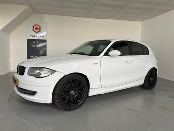 BMW 1-serie 118i Automaat, Airco, Navigatie, Lederen bekledi beschikbaar voor biedingen