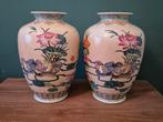 Twee Mid Century Keramiek Vazen uit China, Ophalen