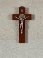 Houten kruis met metalen Jezus, Verzamelen, Religie, Zo goed als nieuw, Ophalen