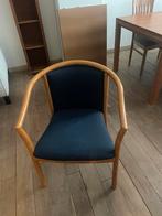 Comfortabele conferentiezaal stoelen. 24 stuks, Ophalen, Hout, Gebruikt, Blauw