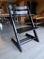 Zwart geverfde stokke kinderstoel, Ophalen, Gebruikt, Meegroeistoel, Aanschuifbaar