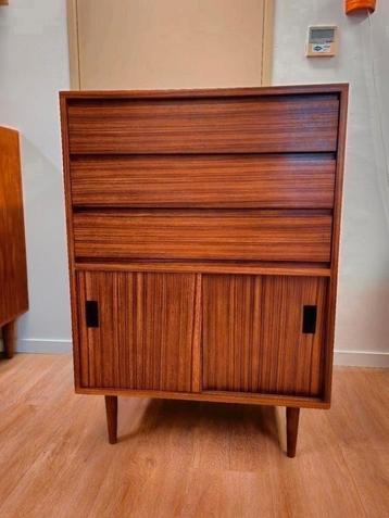 Vintage Ladekast Schuifdeuren Kledingkast Kast Kastje  beschikbaar voor biedingen