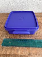Tupperware vierkante snackdoos. Ongeveer 15 cm. Prima staat., Huis en Inrichting, Keuken | Tupperware, Ophalen of Verzenden, Gebruikt