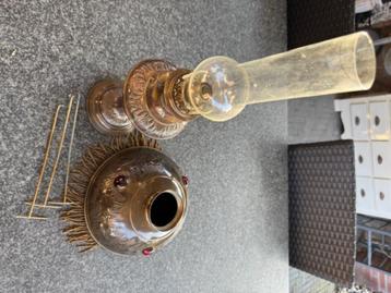 Antieke olielamp te restaureren beschikbaar voor biedingen