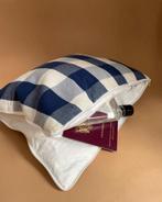 Hästens travel pillow met rits en opbergruimte 39x29 cm, Ophalen of Verzenden, Wit, Zo goed als nieuw, Vierkant