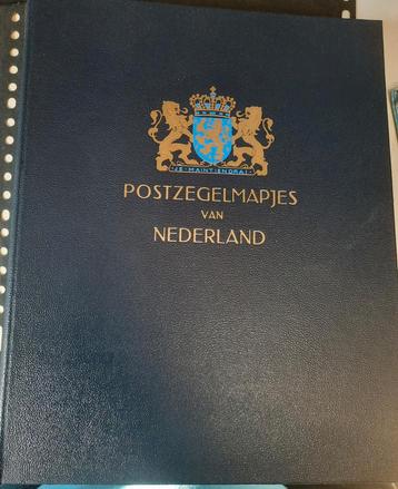 Elf albums Postzegelmapjes Eerstedag-bladen beschikbaar voor biedingen